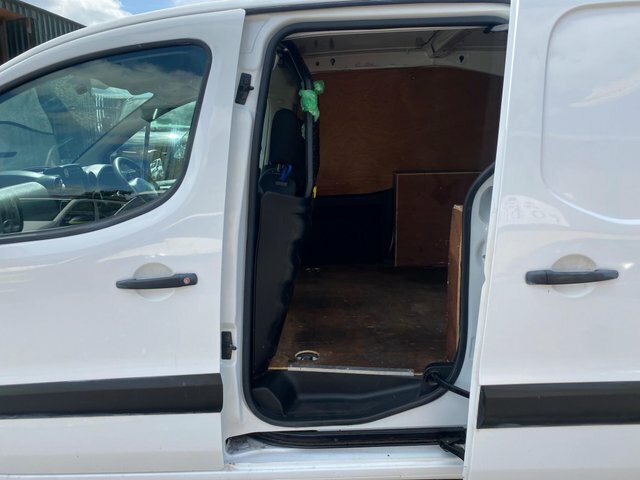 Peugeot Partner 850 1.6 Bluehdi 100 Professional Van Non Ss Black #41