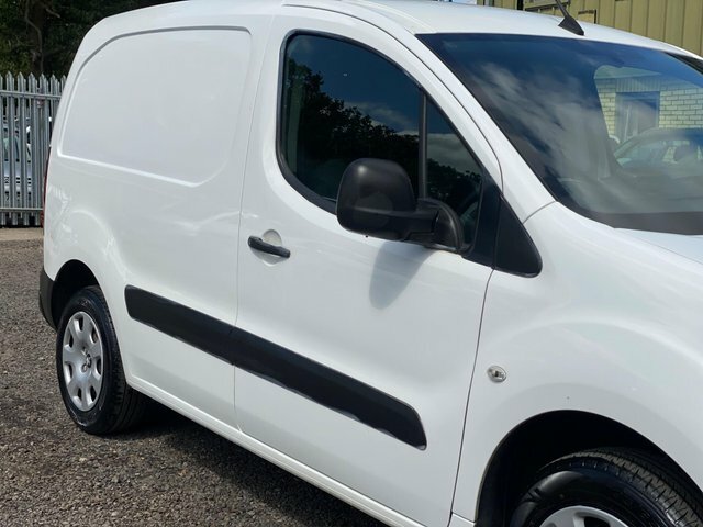 Peugeot Partner 850 1.6 Bluehdi 100 Professional Van Non Ss Black #26
