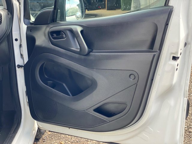 Peugeot Partner 850 1.6 Bluehdi 100 Professional Van Non Ss Black #38