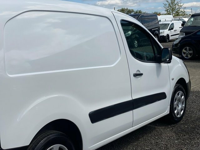 Peugeot Partner 850 1.6 Bluehdi 100 Professional Van Non Ss Black #32