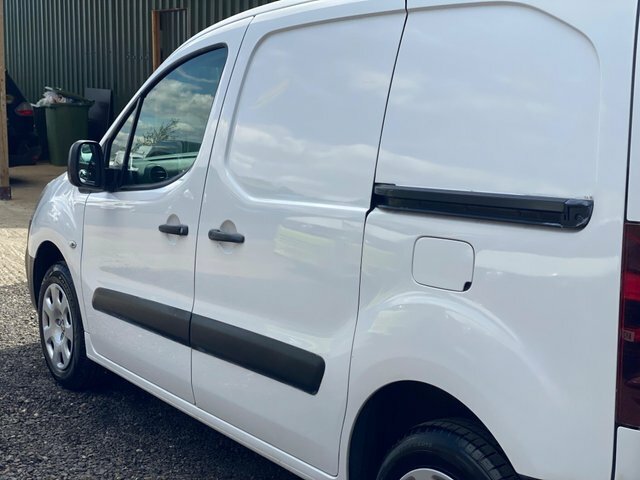 Peugeot Partner 850 1.6 Bluehdi 100 Professional Van Non Ss Black #30