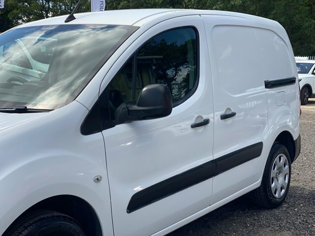 Peugeot Partner 850 1.6 Bluehdi 100 Professional Van Non Ss Black #28