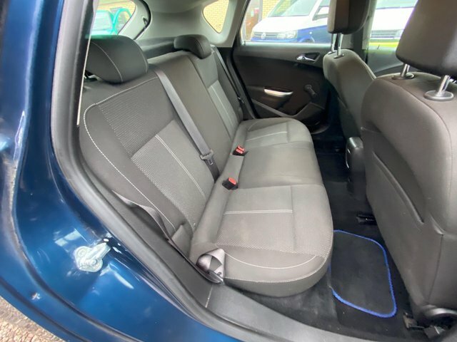 Vauxhall Astra 2010 Vauxhall Astranbsp1.8i 16V Club Grey #40