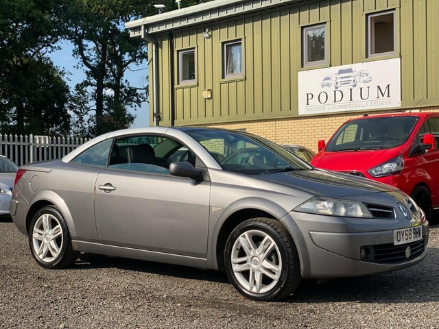 Renault Megane Hatchback Gold #45