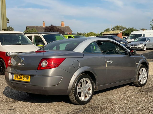 Renault Megane Hatchback Gold #48