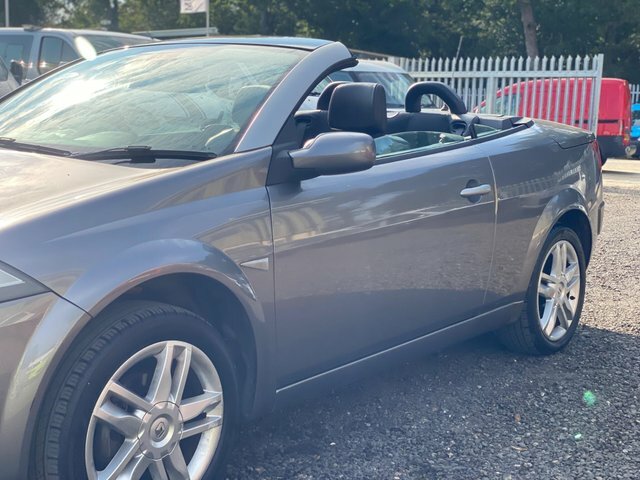 Renault Megane Hatchback Gold #20