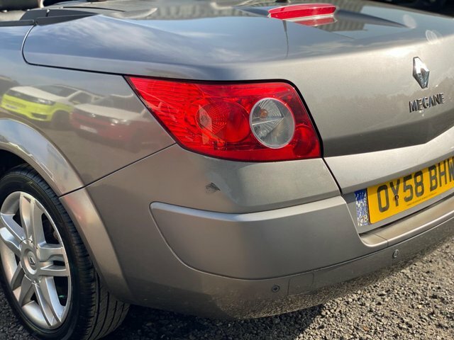 Renault Megane Hatchback Gold #21
