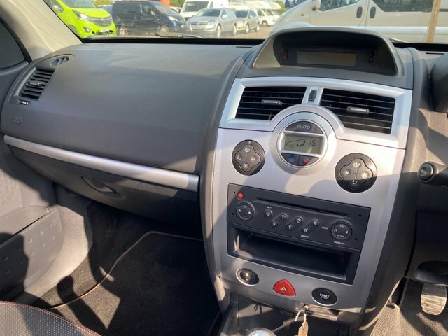 Renault Megane Hatchback Gold #27