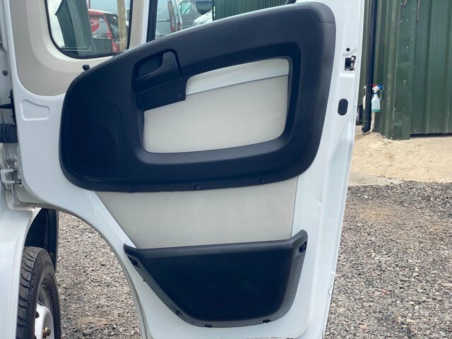 Peugeot Boxer Panel Van White #32
