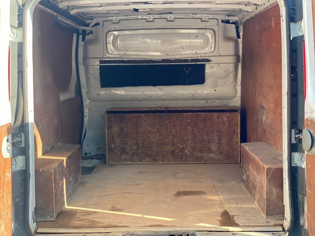 Vauxhall Vivaro Panel Van White #9