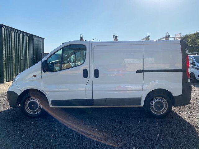 Vauxhall Vivaro Panel Van White #16