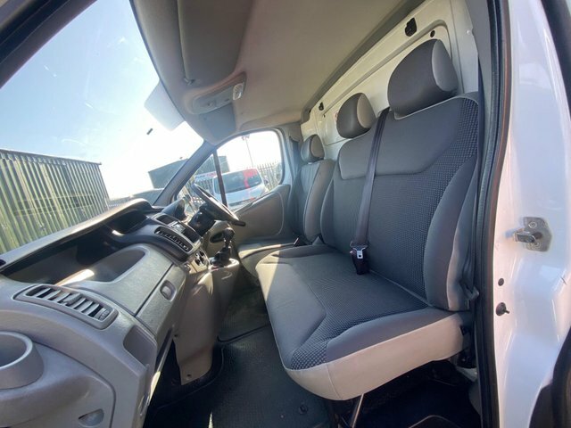 Vauxhall Vivaro Panel Van White #13