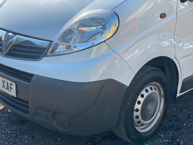 Vauxhall Vivaro Panel Van White #21