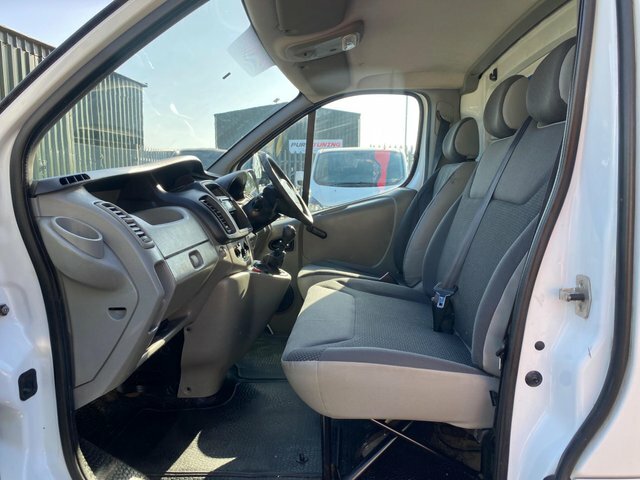 Vauxhall Vivaro Panel Van White #38