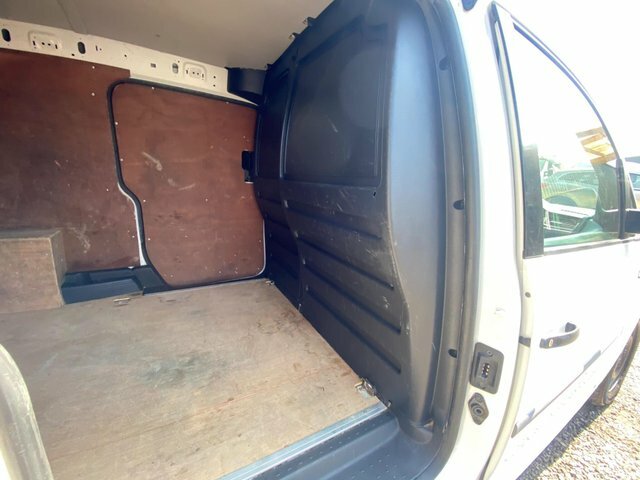Volkswagen Caddy Maxi 2L C20 Maxi White #11