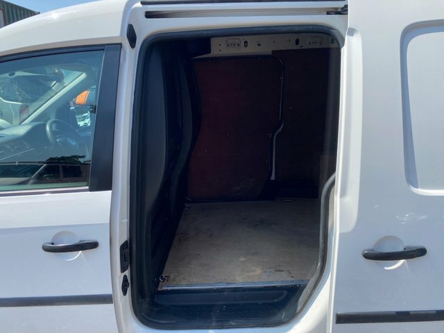 Volkswagen Caddy Maxi 2L C20 Maxi White #49