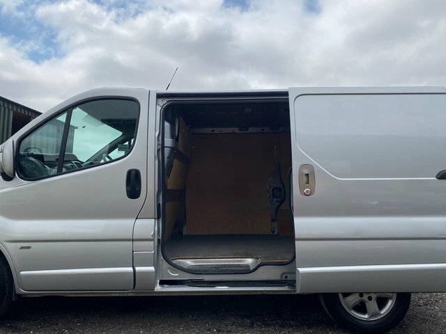 Vauxhall Vivaro  White #12