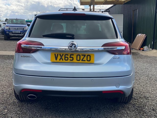 Vauxhall Insignia Design Nav White #17