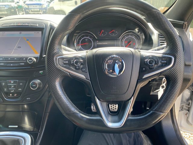 Vauxhall Insignia Design Nav White #32