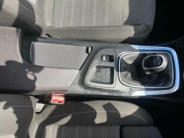 Vauxhall Insignia Design Nav White #31