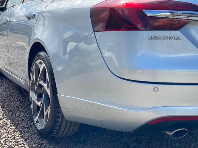 Vauxhall Insignia Design Nav White #22