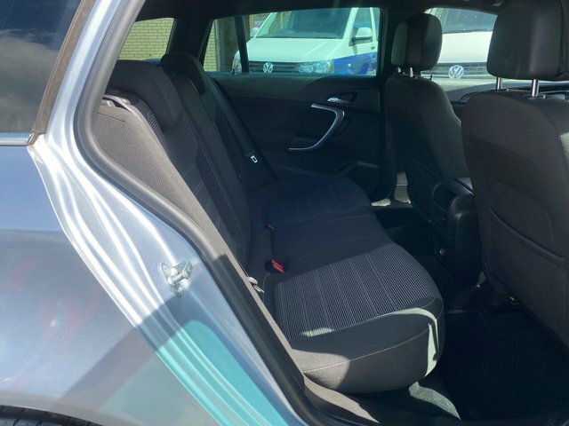 Vauxhall Insignia Design Nav White #8