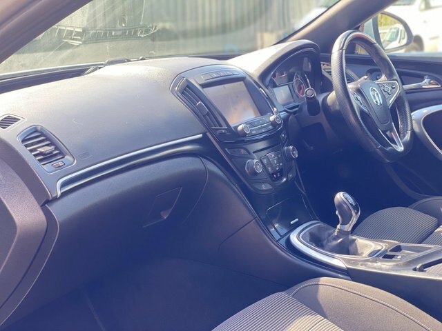 Vauxhall Insignia Design Nav White #51