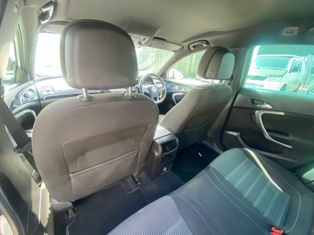 Vauxhall Insignia Design Nav White #49