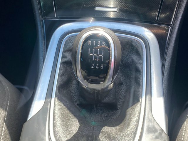Vauxhall Insignia Design Nav White #30