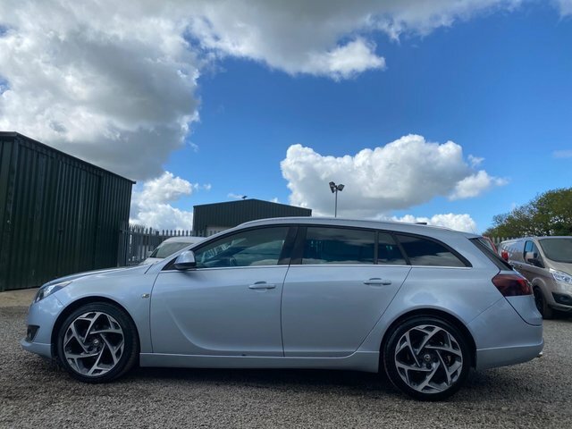 Vauxhall Insignia Design Nav White #16