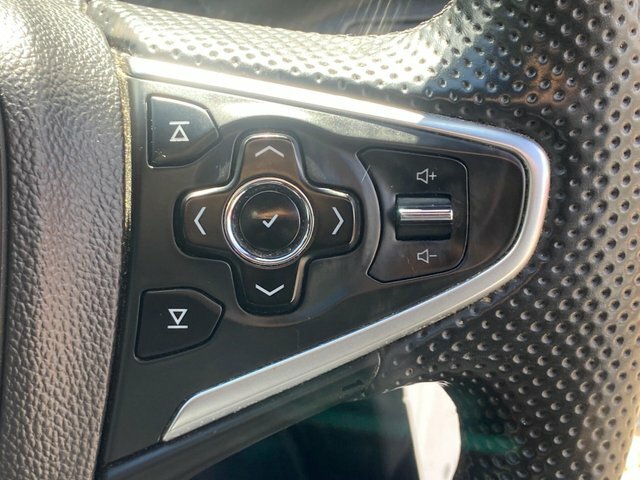 Vauxhall Insignia Design Nav White #35