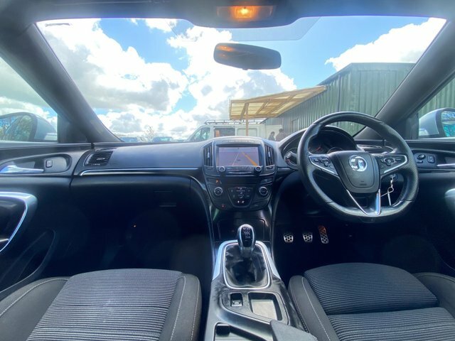 Vauxhall Insignia Design Nav White #43