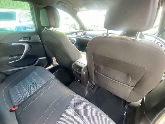 Vauxhall Insignia Design Nav White #42