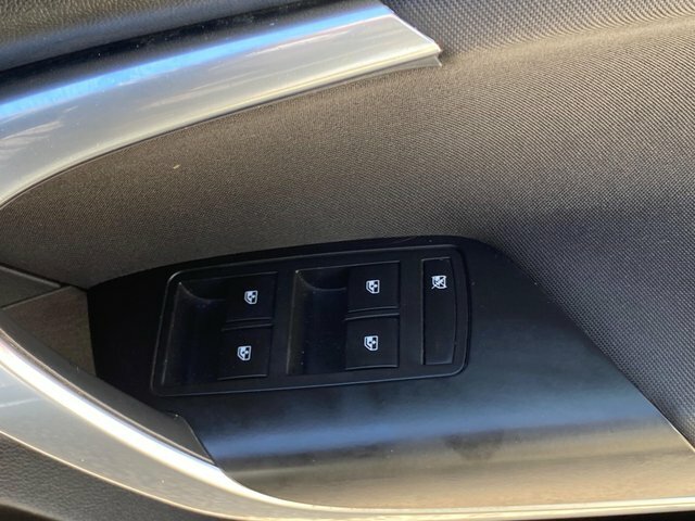 Vauxhall Insignia Design Nav White #39
