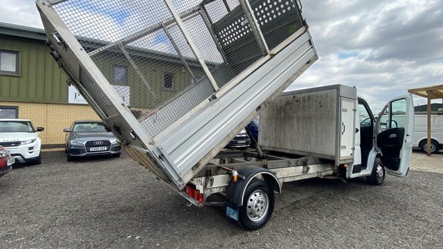 Peugeot Boxer 2.2 Bluehdi 335 Built For Business Curtainside Cha LJ20AFK White #4