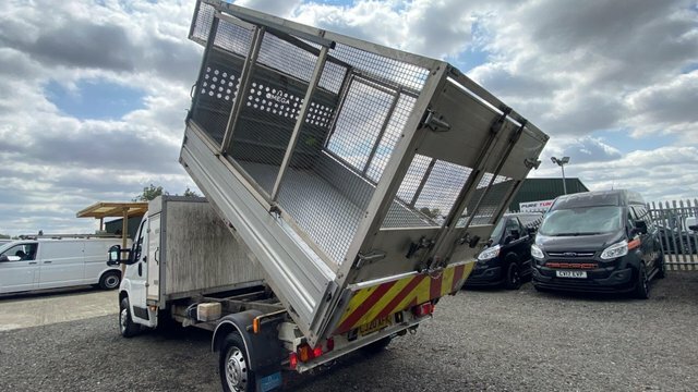 Peugeot Boxer 2.2 Bluehdi 335 Built For Business Curtainside Cha LJ20AFK White #3