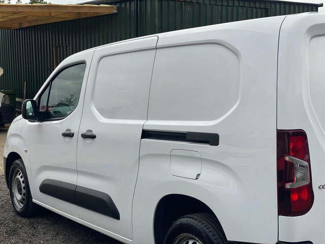 Vauxhall Combo 2000 1.5 Turbo D 75Ps H1 Sportive Van  #26