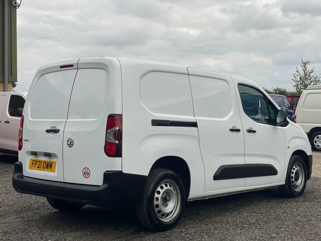 Vauxhall Combo 1.5 Turbo D 2300 Edition Crew Van L2 Euro 6 White #4