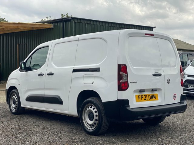 Vauxhall Combo 1.5 Turbo D 2300 Edition Crew Van L2 Euro 6 White #3