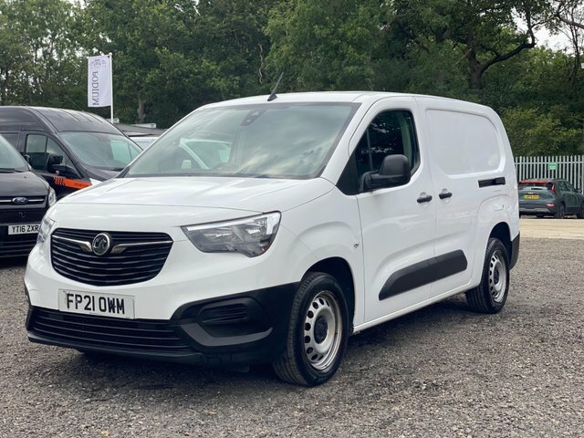 Vauxhall Combo 1.5 Turbo D 2300 Edition Crew Van L2 Euro 6 White #2