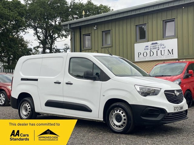 Vauxhall Combo 1.5 Turbo D 2300 Edition Crew Van L2 Euro 6 White