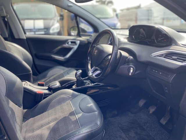 Peugeot 2008 1.6 Bluehdi Allure Euro 6 MH16MHM Black #6