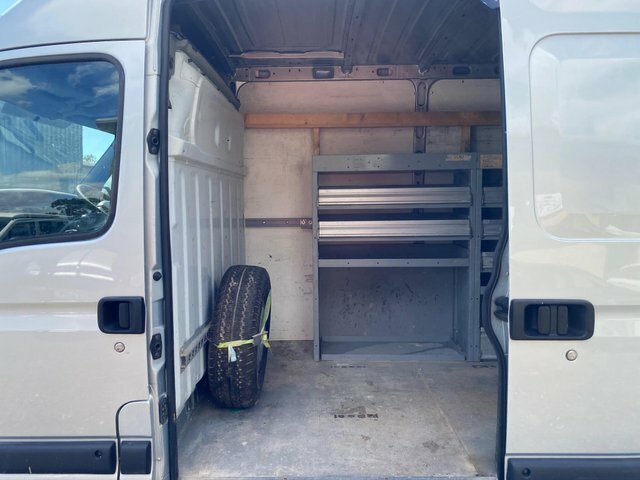 Renault Master 2.5L Null White #31