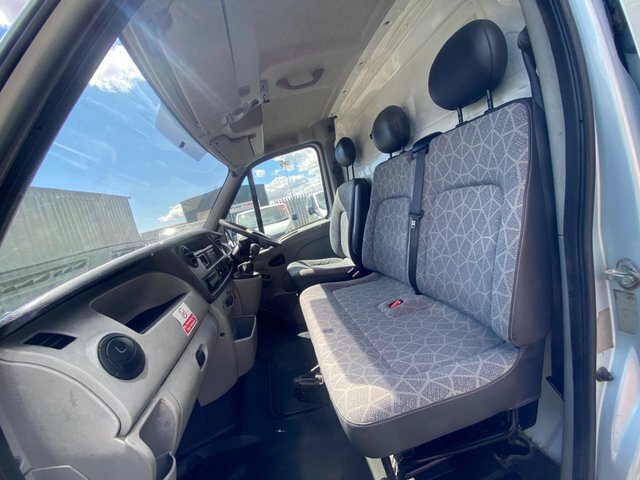 Renault Master 2.5L Null White #9