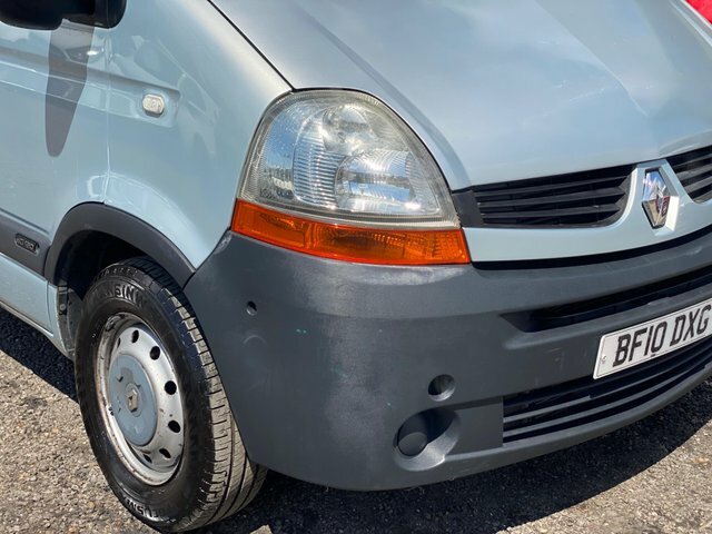 Renault Master 2.5L Null White #15