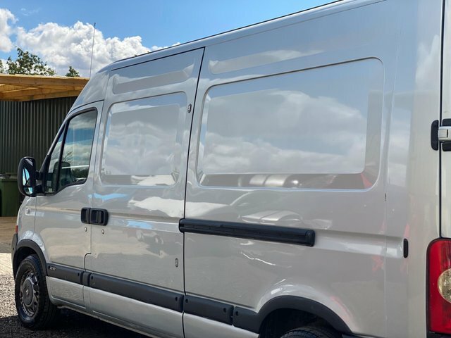 Renault Master 2.5L Null White #20