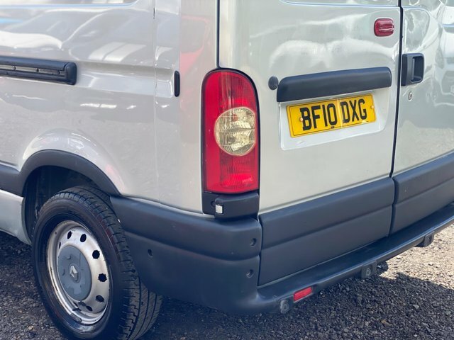 Renault Master 2.5L Null White #19
