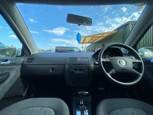 Skoda Fabia 1.4 16V Comfort White #8