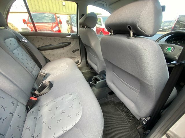 Skoda Fabia 1.4 16V Comfort White #41