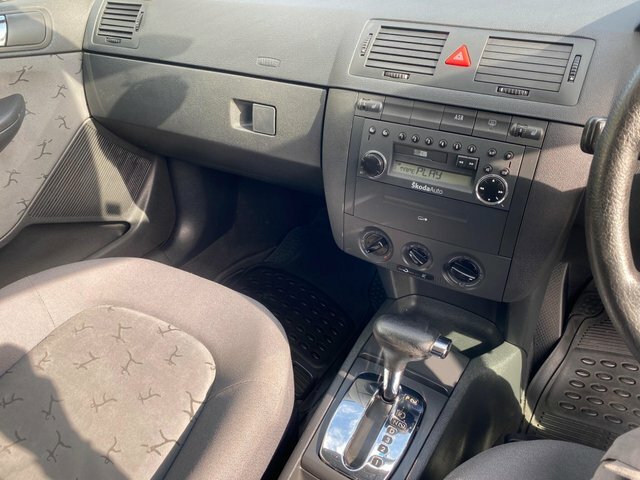 Skoda Fabia 1.4 16V Comfort White #29